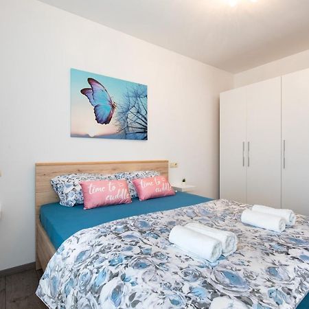 Apartman Jelena Vrbnik Extérieur photo