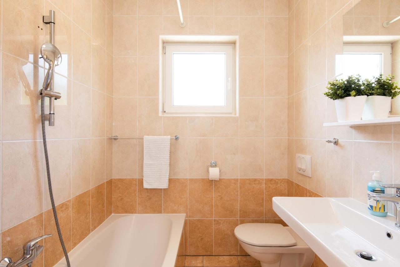 Apartman Jelena Vrbnik Extérieur photo